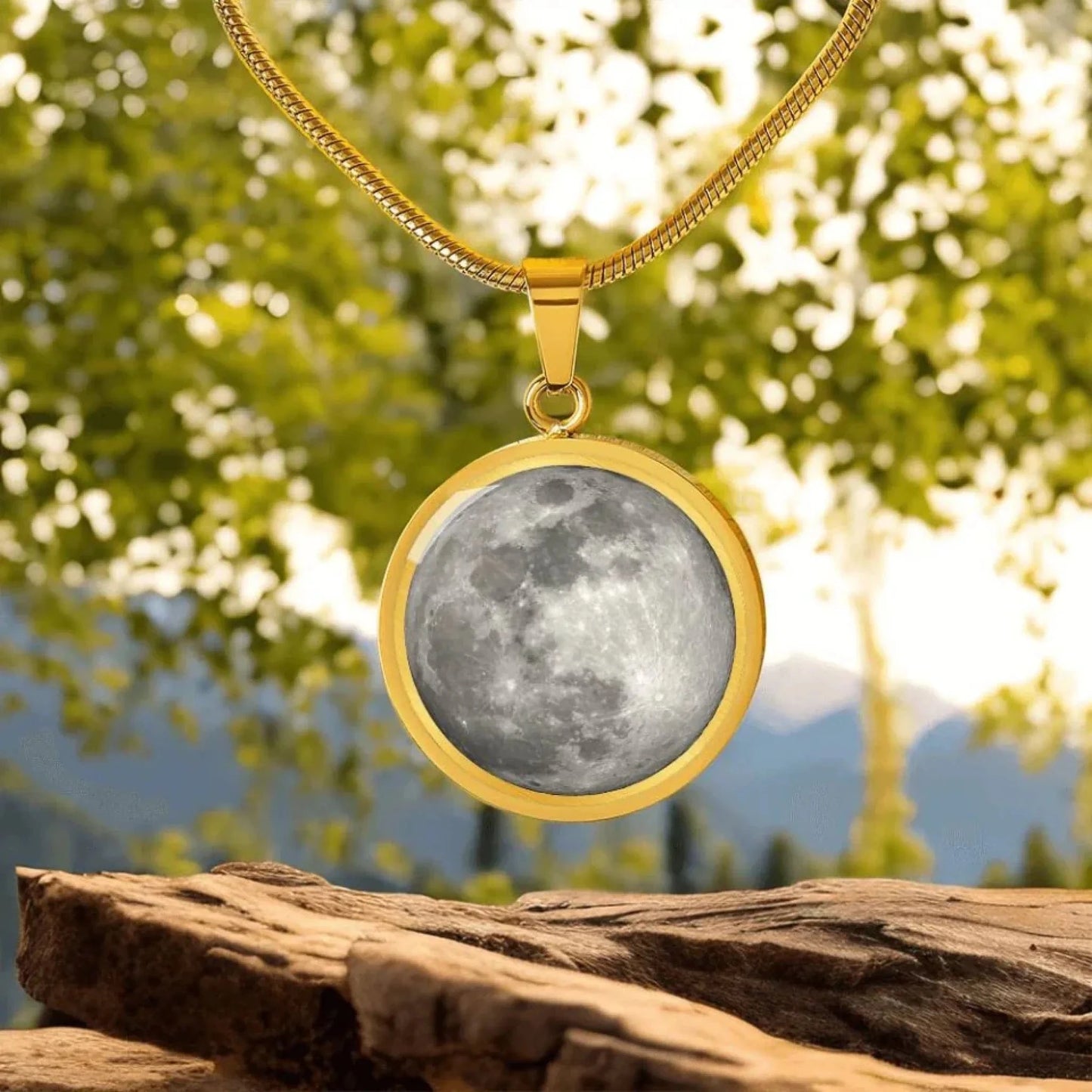 Graphic Circle Necklace Gold Custom
