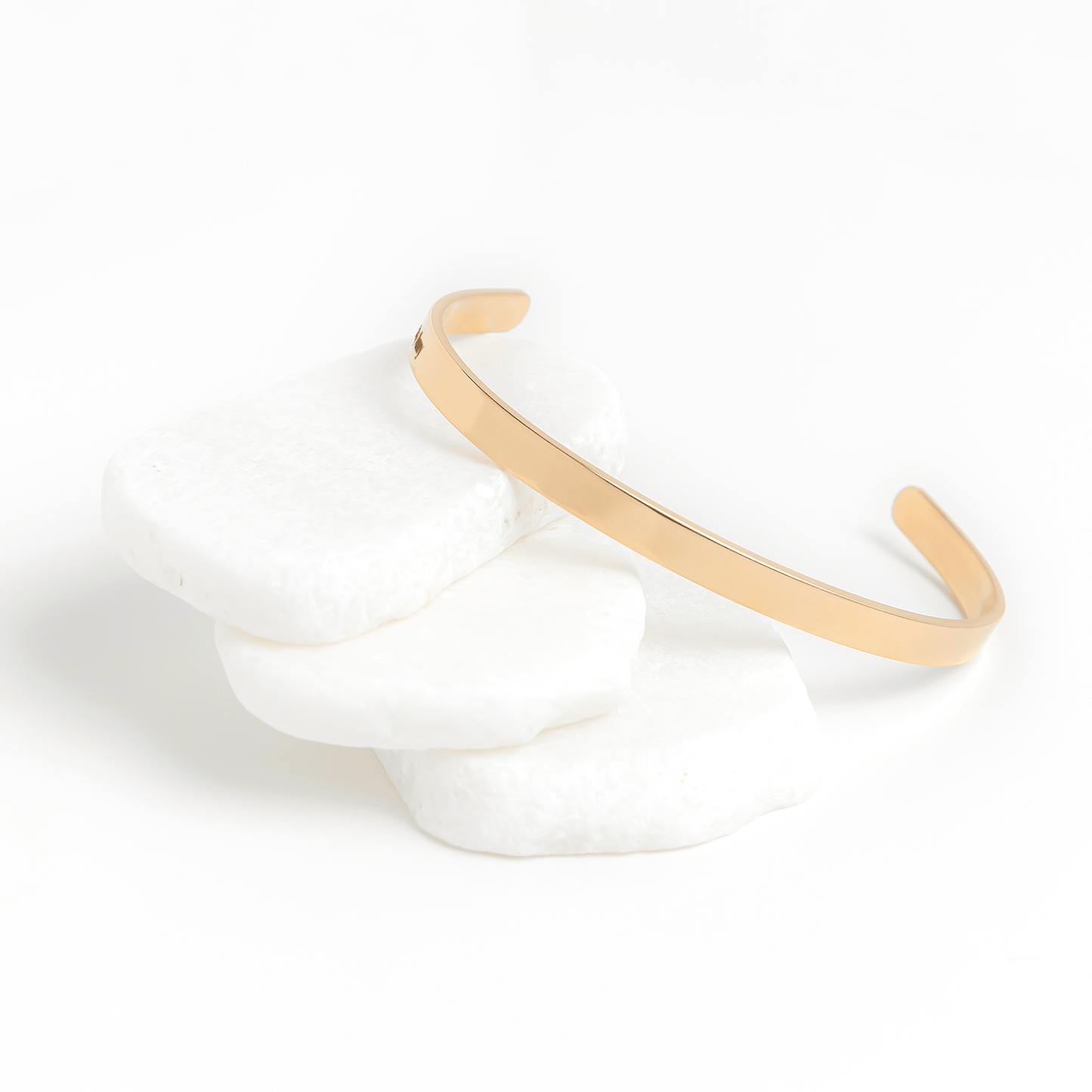 CB3IN_-_The_Only_Thing_Better_-_Cuff_Bra_Rose_Gold_Lifestyle_02_Mockup.png_15537311