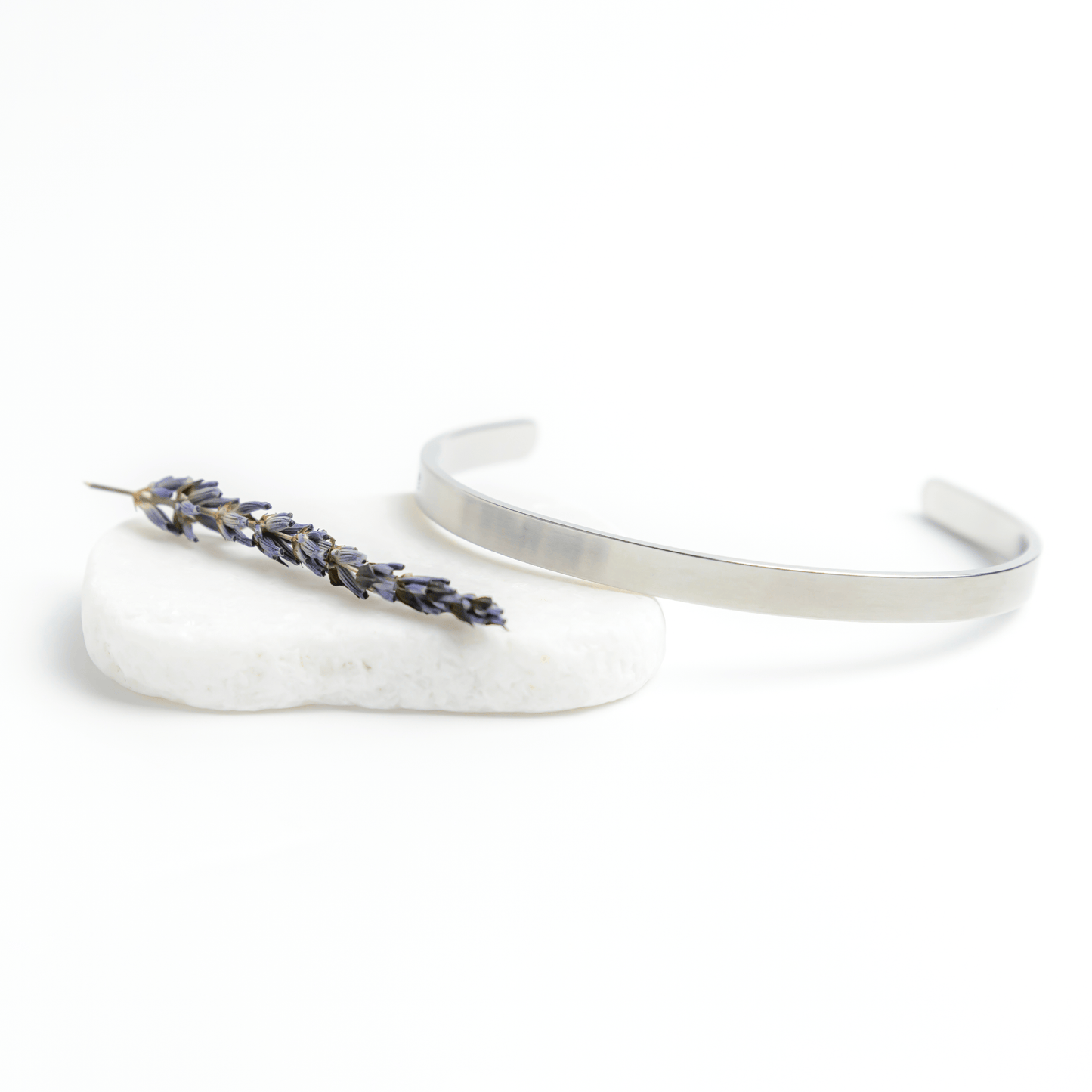 CB3IN_-_The_Only_Thing_Better_-_Cuff_Bra_Silver_Lifestyle_03_Mockup.png_15537313