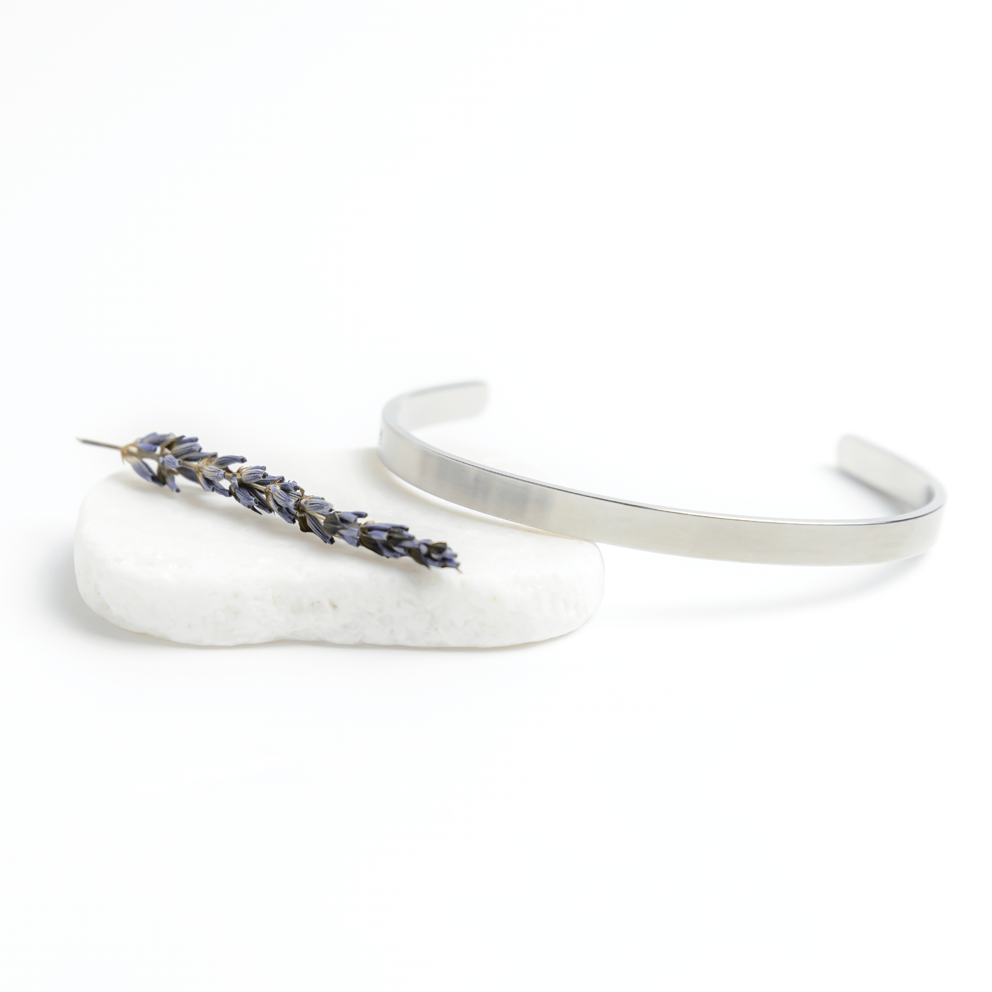 CB3IN_-_The_Only_Thing_Better_-_Cuff_Bra_Silver_Lifestyle_03_Mockup.png_15537313