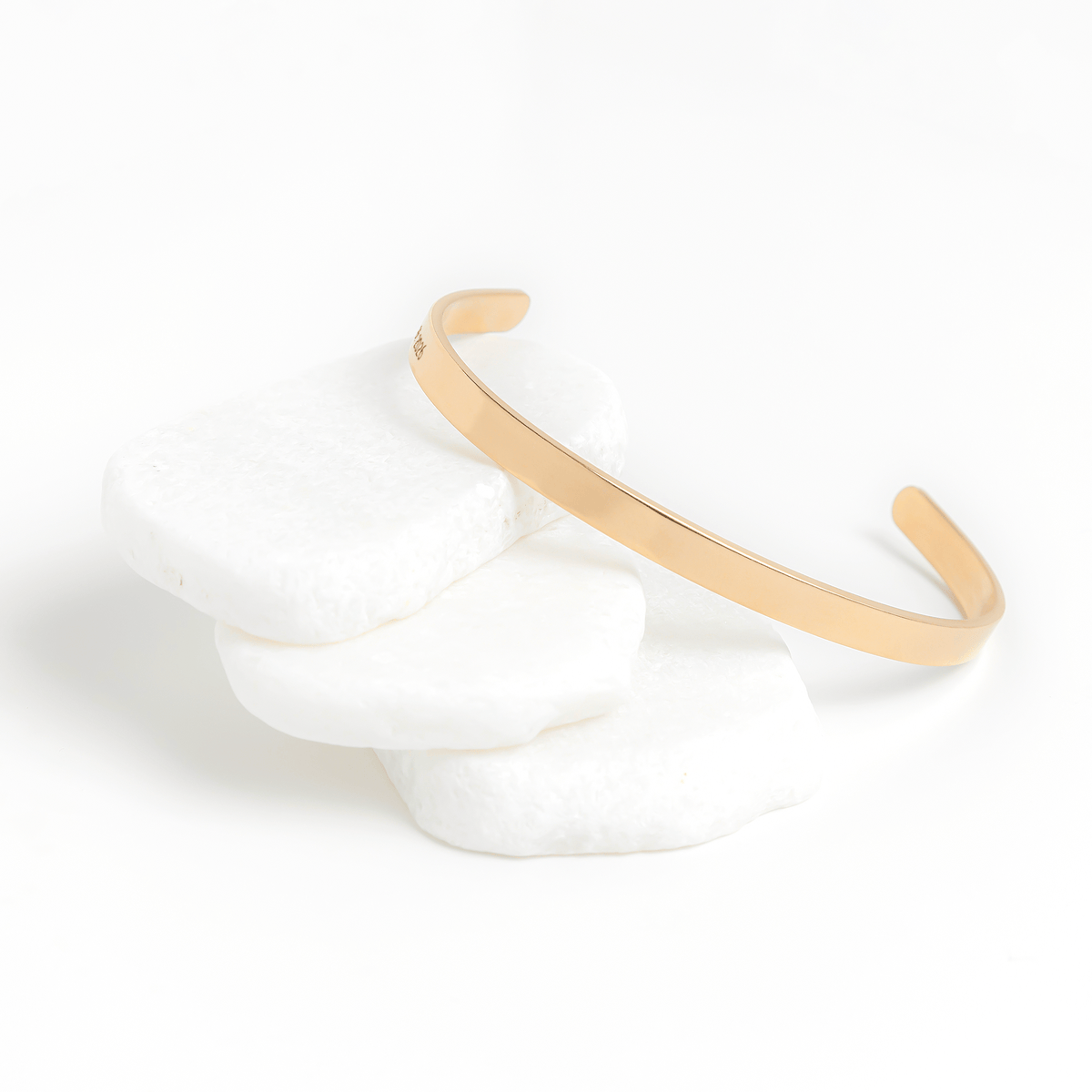 test_4_Rose_Gold_Lifestyle_02_Mockup.png_15506257
